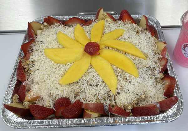 Fruit with Cream Bionicos Tray catering from La Michoacana de Tocumbo